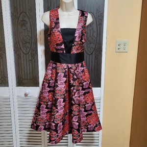 Eva-Mendes Ladies Beautiful Fit & Flare Metallic Floral Print Dress